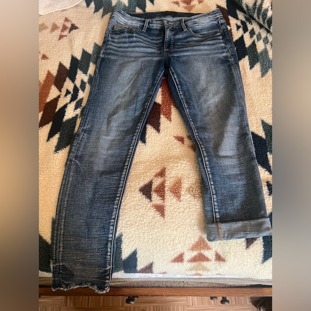 BKE Buckle Black29x27 shaping and smoothing